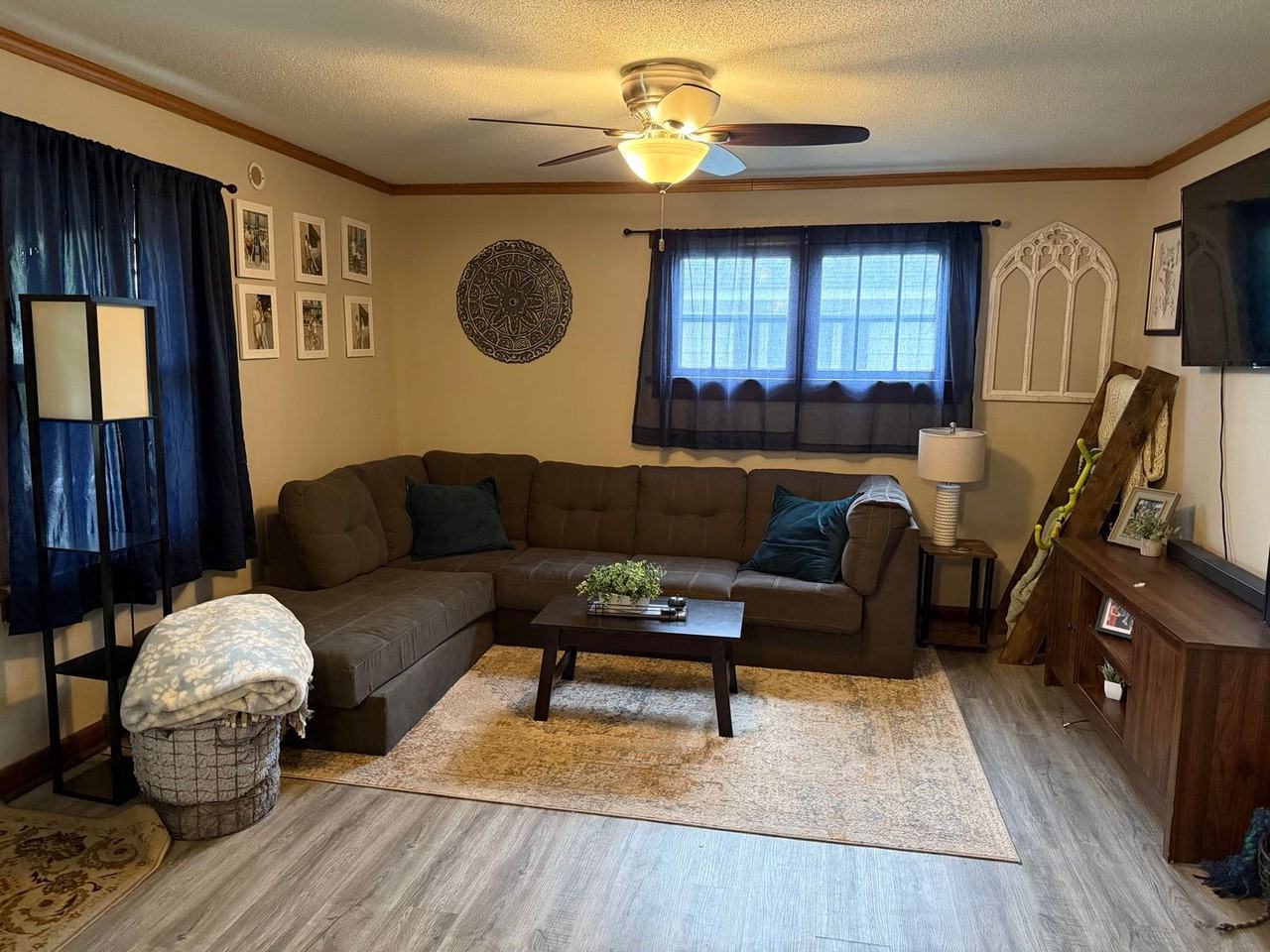 1223 Barron St - Photo 2 of 7