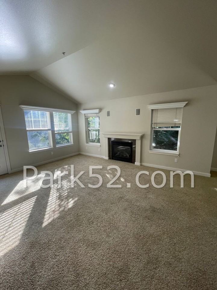 1851 Mcneil Cir - Photo 5 of 16