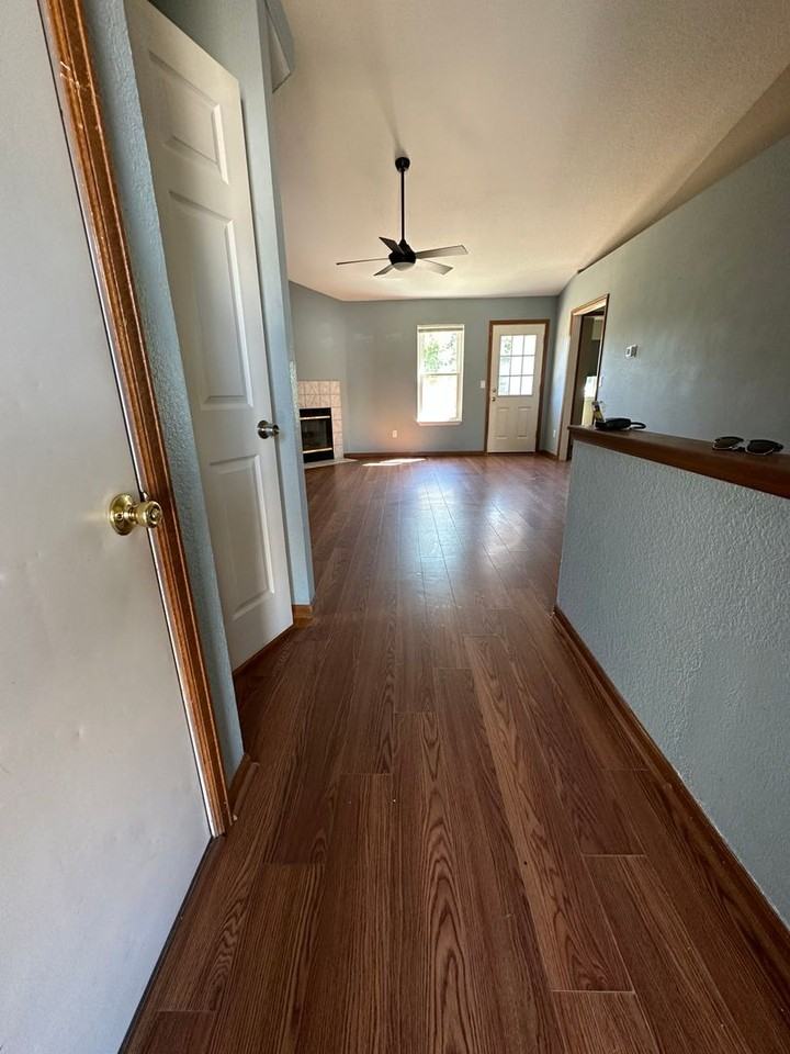 605 Meadow Dr - Photo 5 of 19