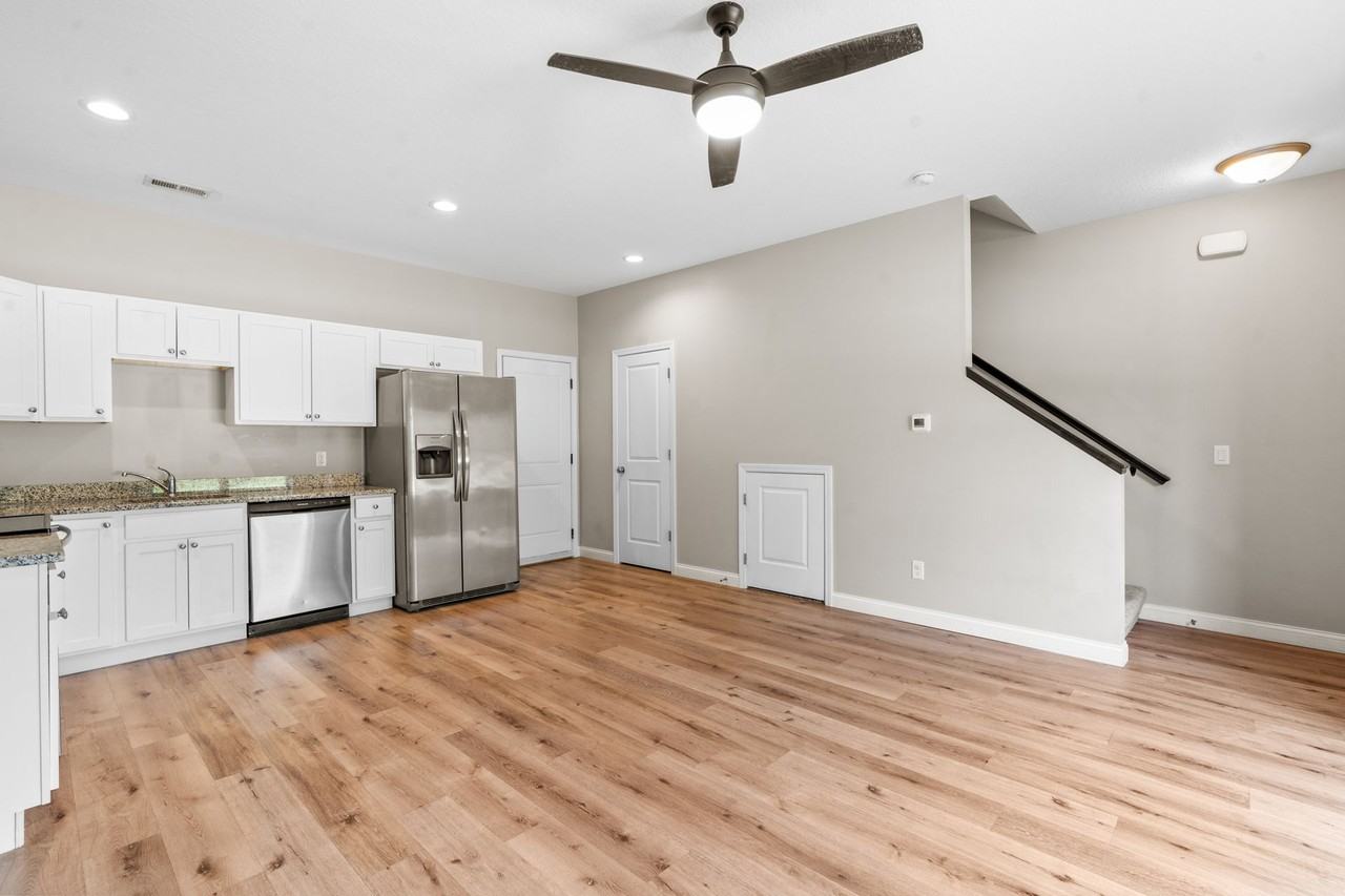 Devil's Glen Townhomes - Photo 2 of 6