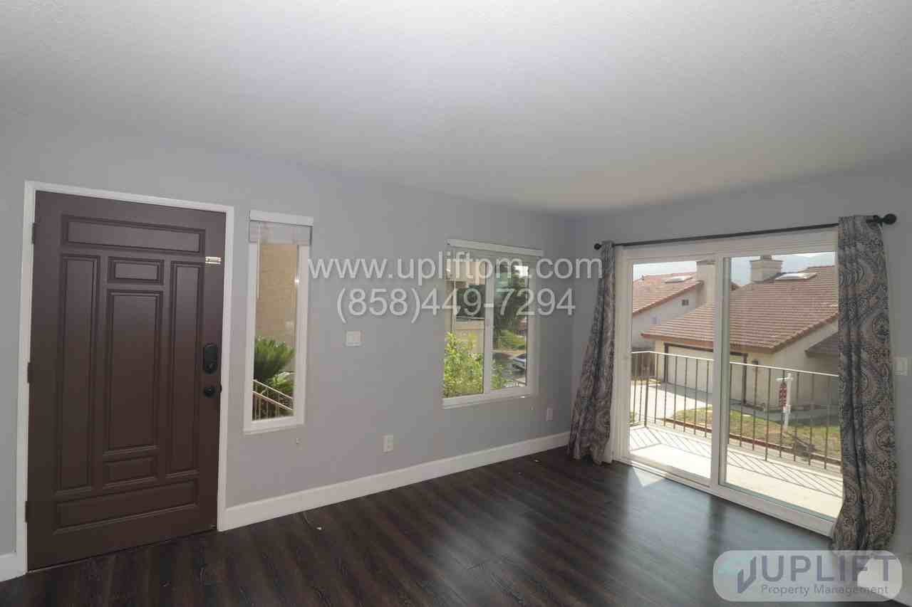 10050 Carissa Ln - Photo 3 of 30