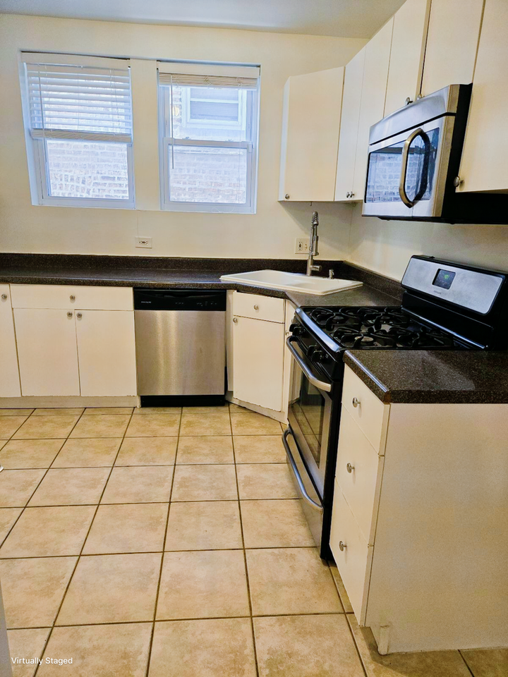 6518 N Mozart St #1 - Photo 3 of 31