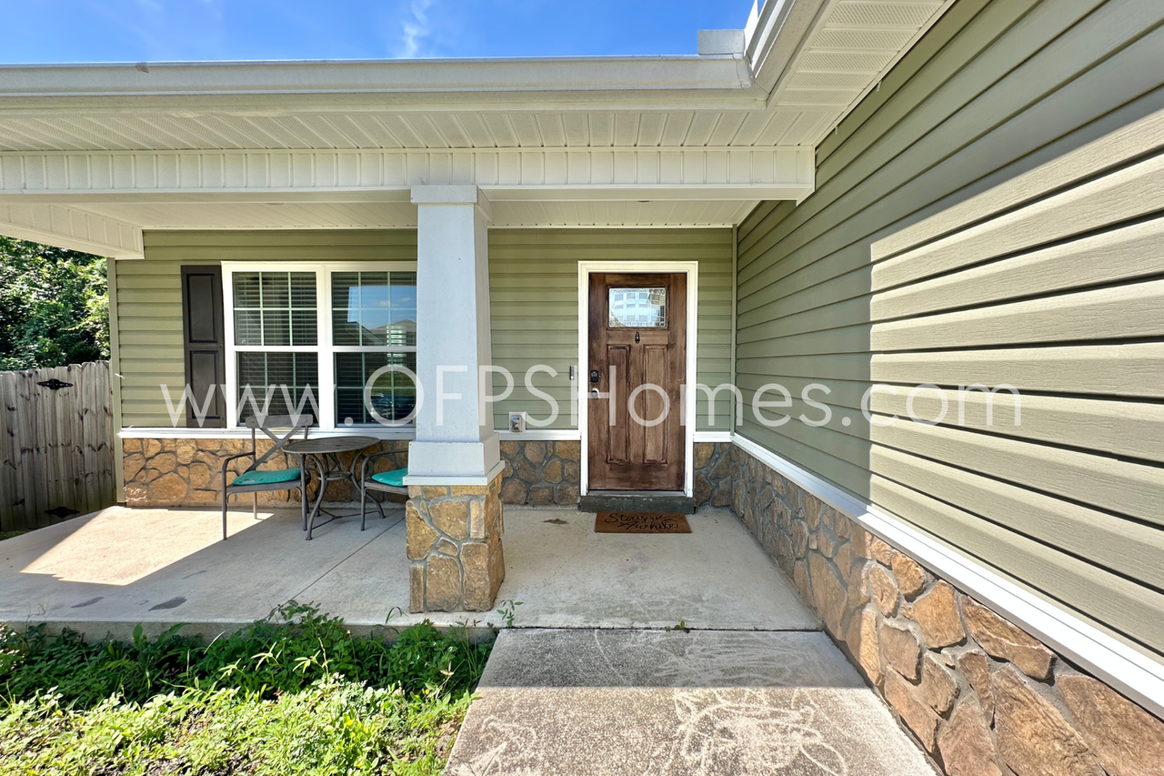 454 Eisenhower Dr - Photo 3 of 28