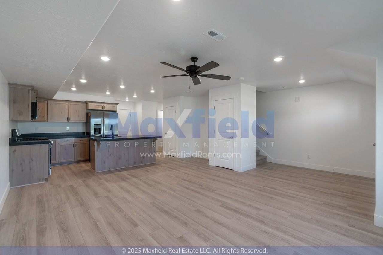 1388 N Meadow Ln - Photo 3 of 15