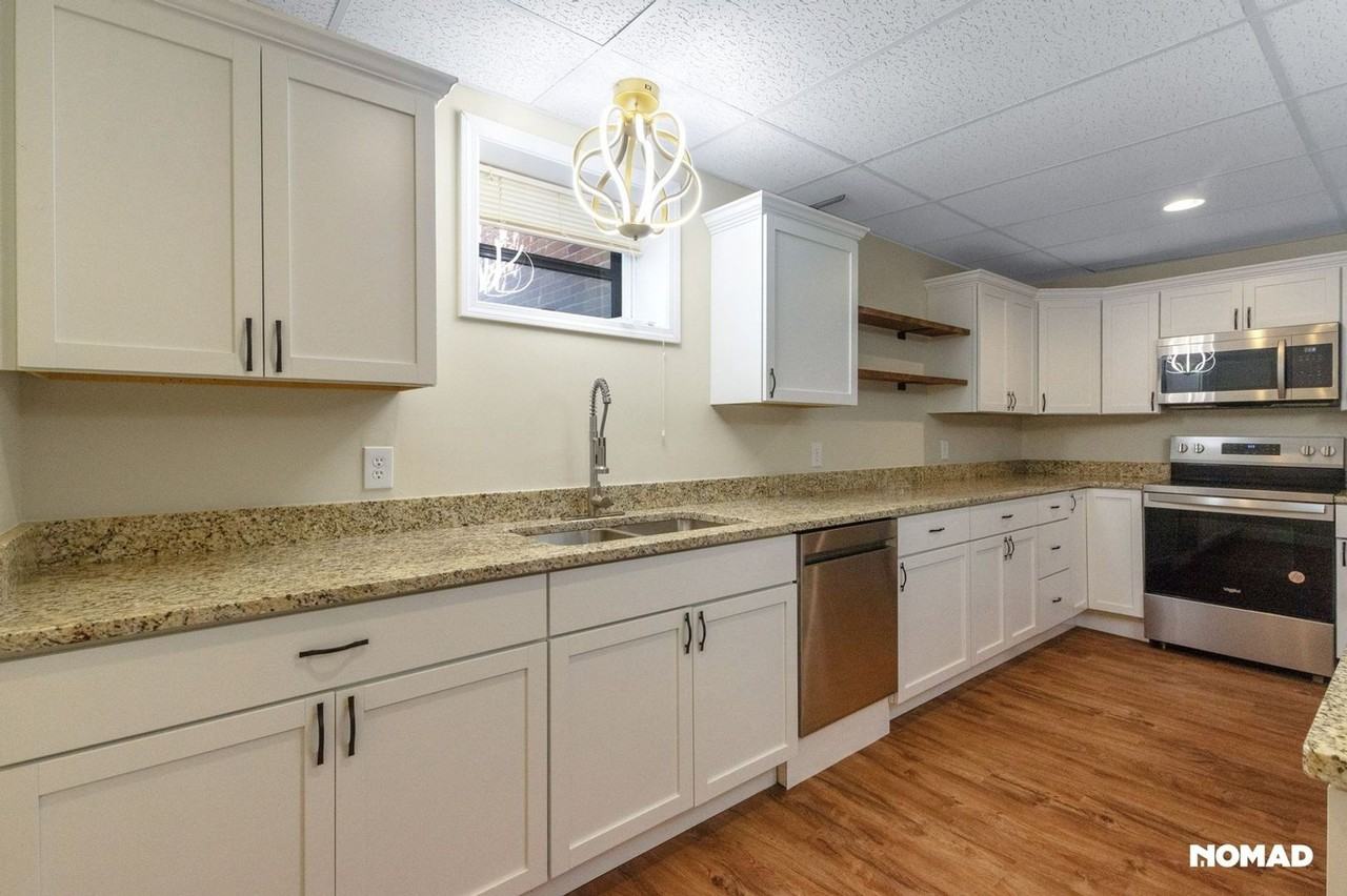 139 Ladue Oaks Dr - Photo 3 of 36