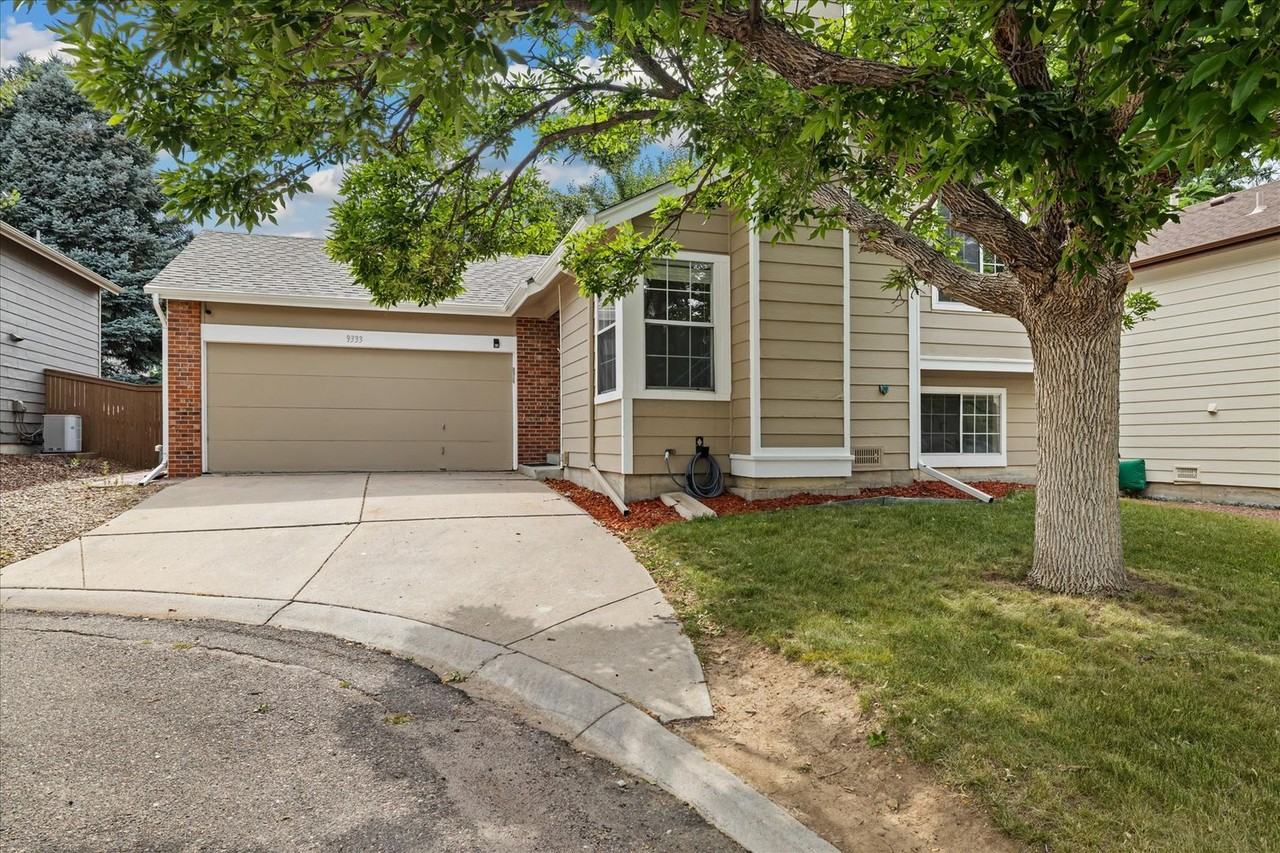 9333 Cattail Ct - Photo 2 of 5