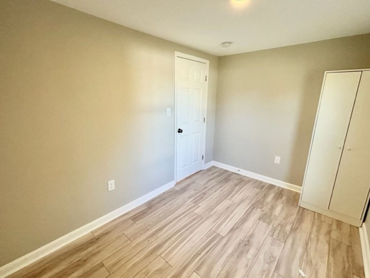 2909 Meridian St N - Photo 4 of 11