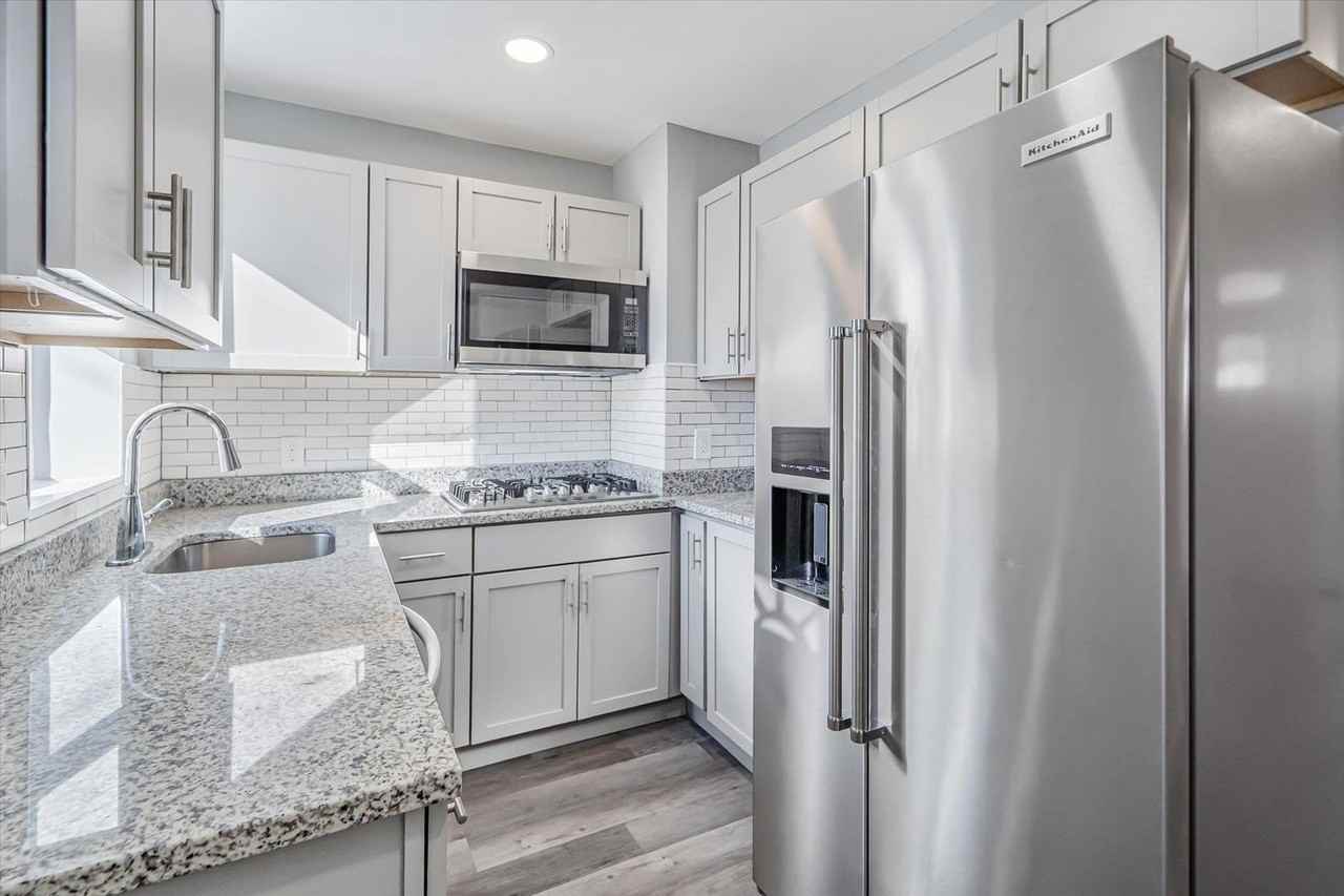 516 Warner St - Photo 2 of 9