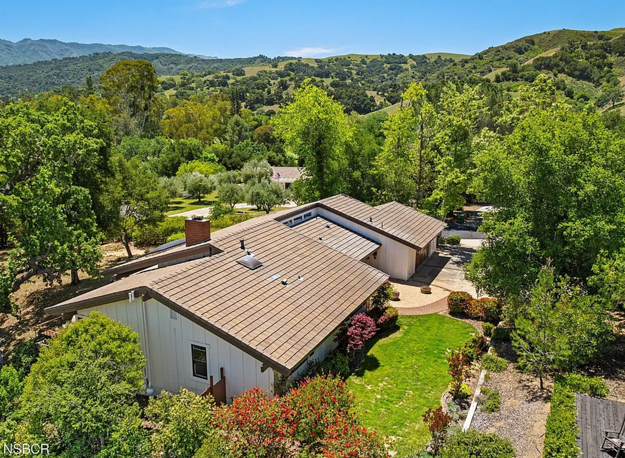 690 Rancho Alisal Dr - Photo 4 of 26