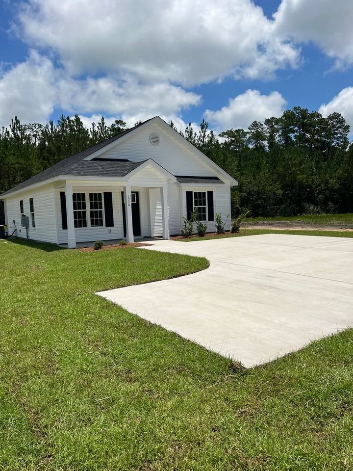 1370 Highway 139 - Photo 2 of 17