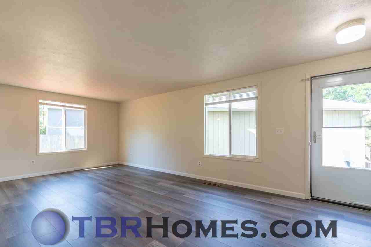 9530 Pierce St - Photo 3 of 27