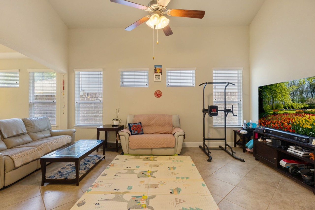 5722 Sweetwater Way - Photo 5 of 23