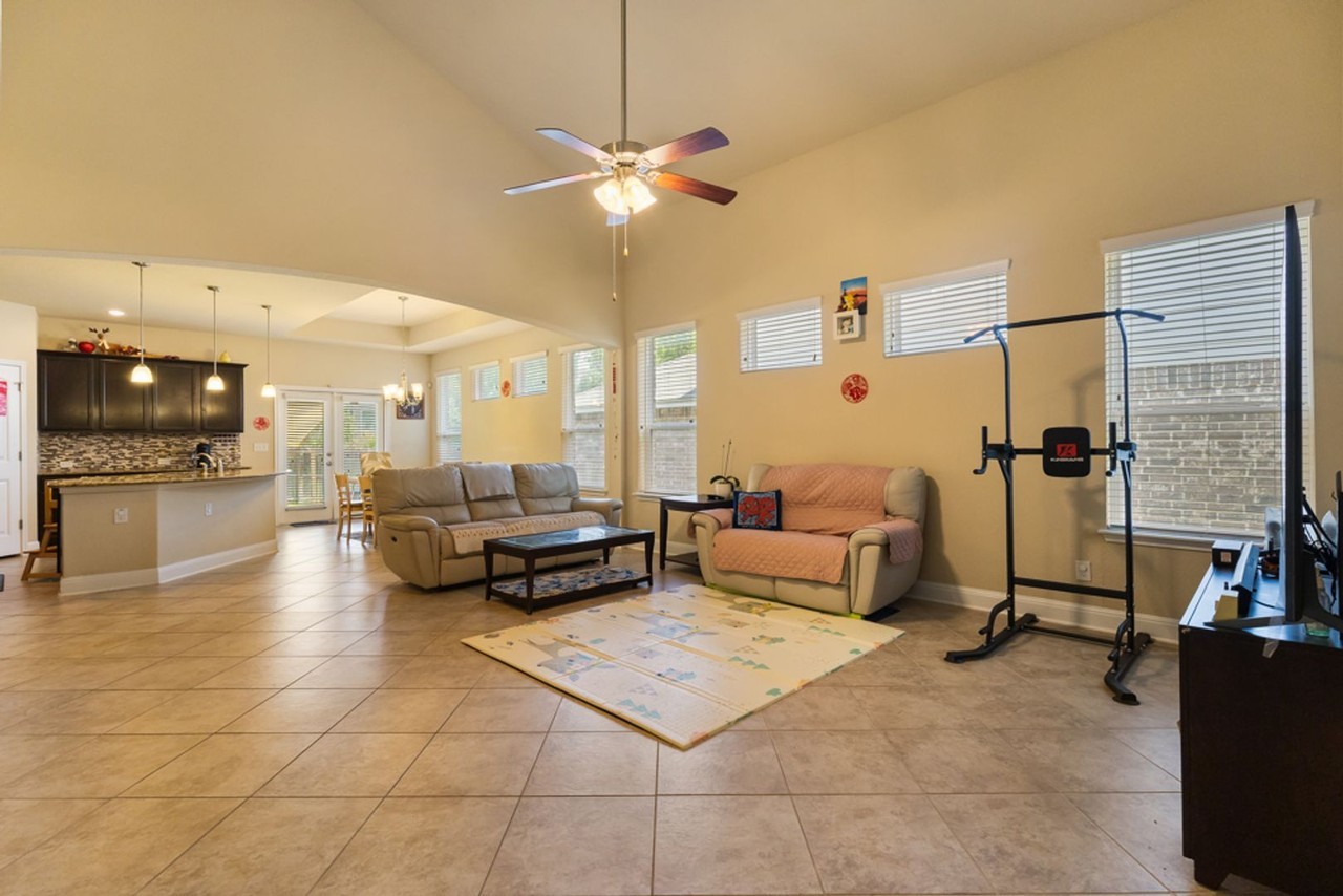 5722 Sweetwater Way - Photo 6 of 23