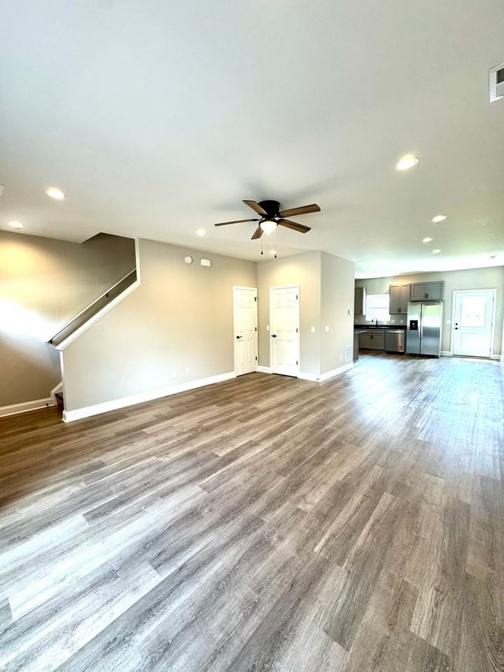 678 Zephyr Dr - Photo 5 of 15
