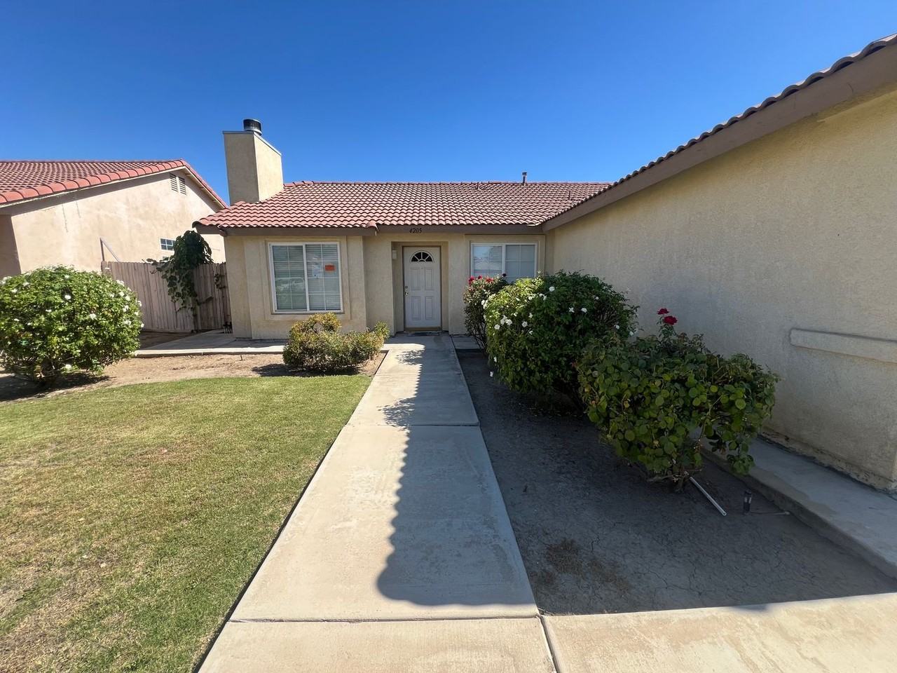 4205 Serene Oak Dr - Photo 2 of 18