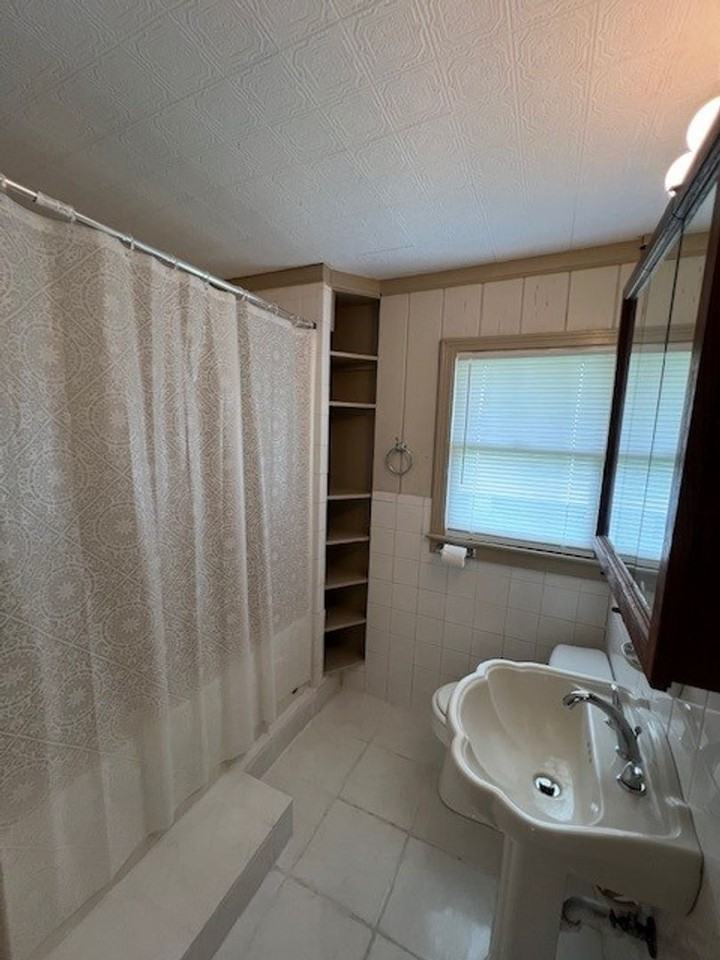 216 Brundrette St - Photo 7 of 8