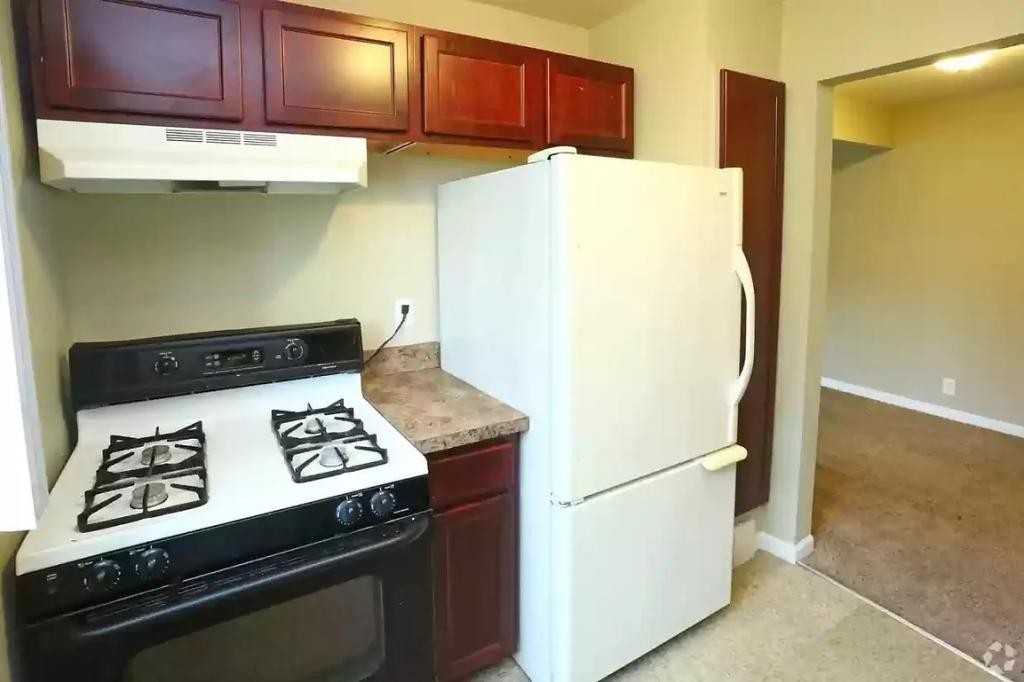 14140 Dale St - Photo 6 of 9