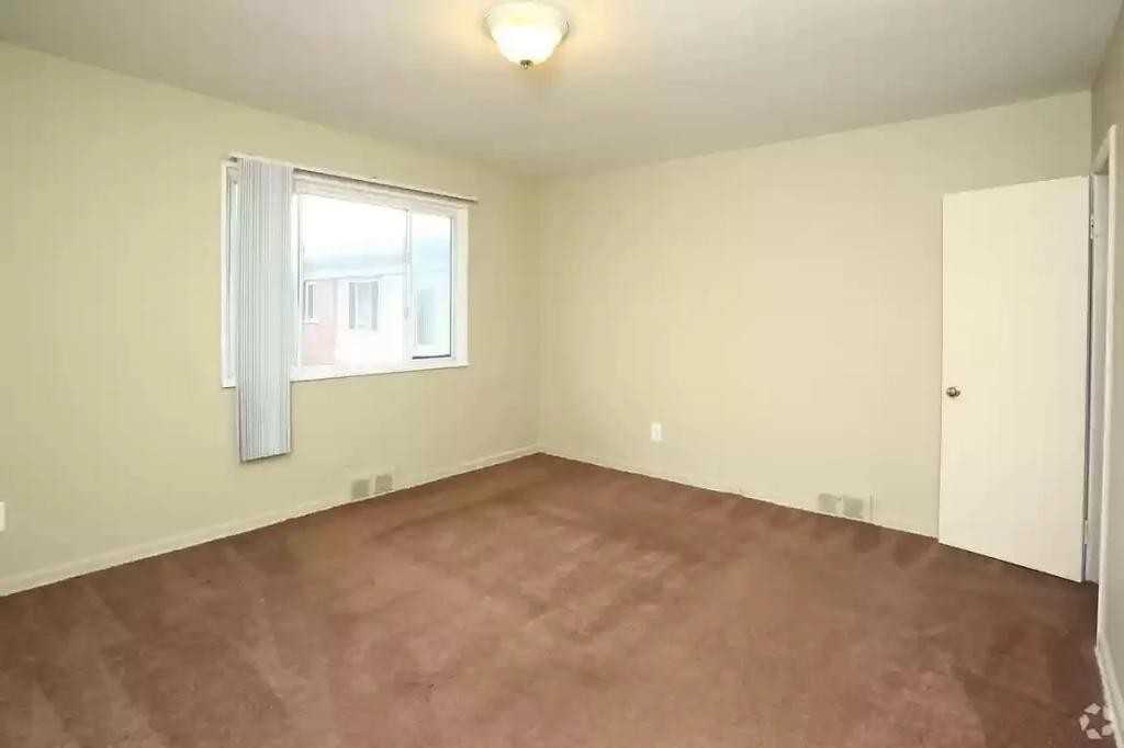 14101 Dale St - Photo 3 of 9