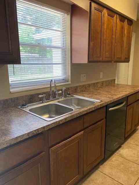 4360 Best Ave - Photo 3 of 16