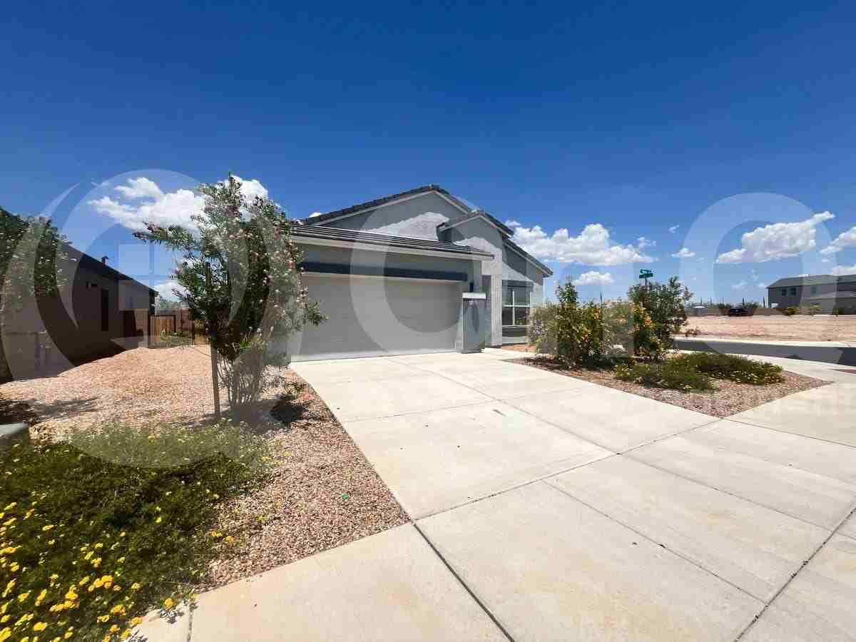 12885 E Russo Dr - Photo 3 of 10