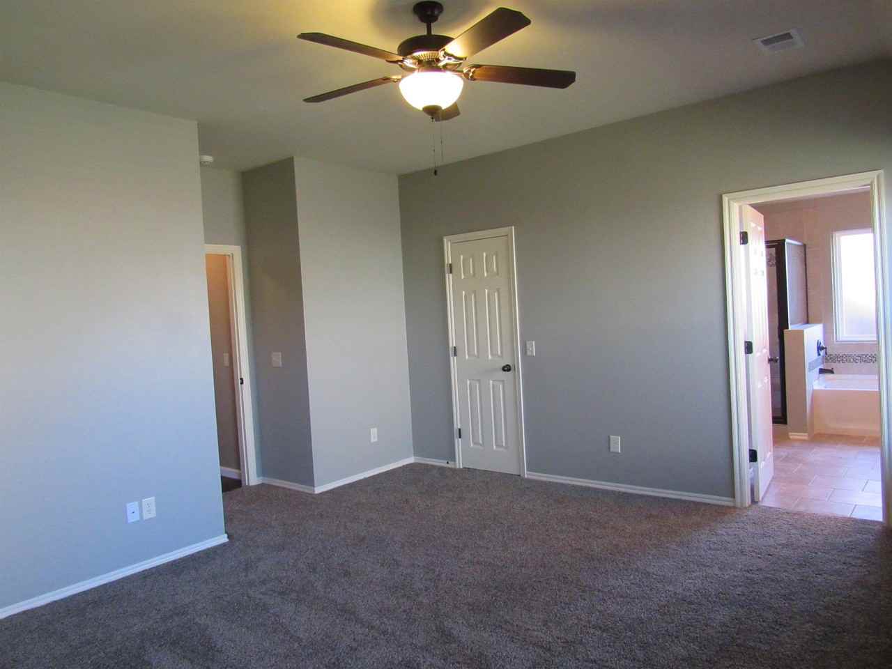 17516 Black Hawk Dr #15032184 - Photo 5 of 37