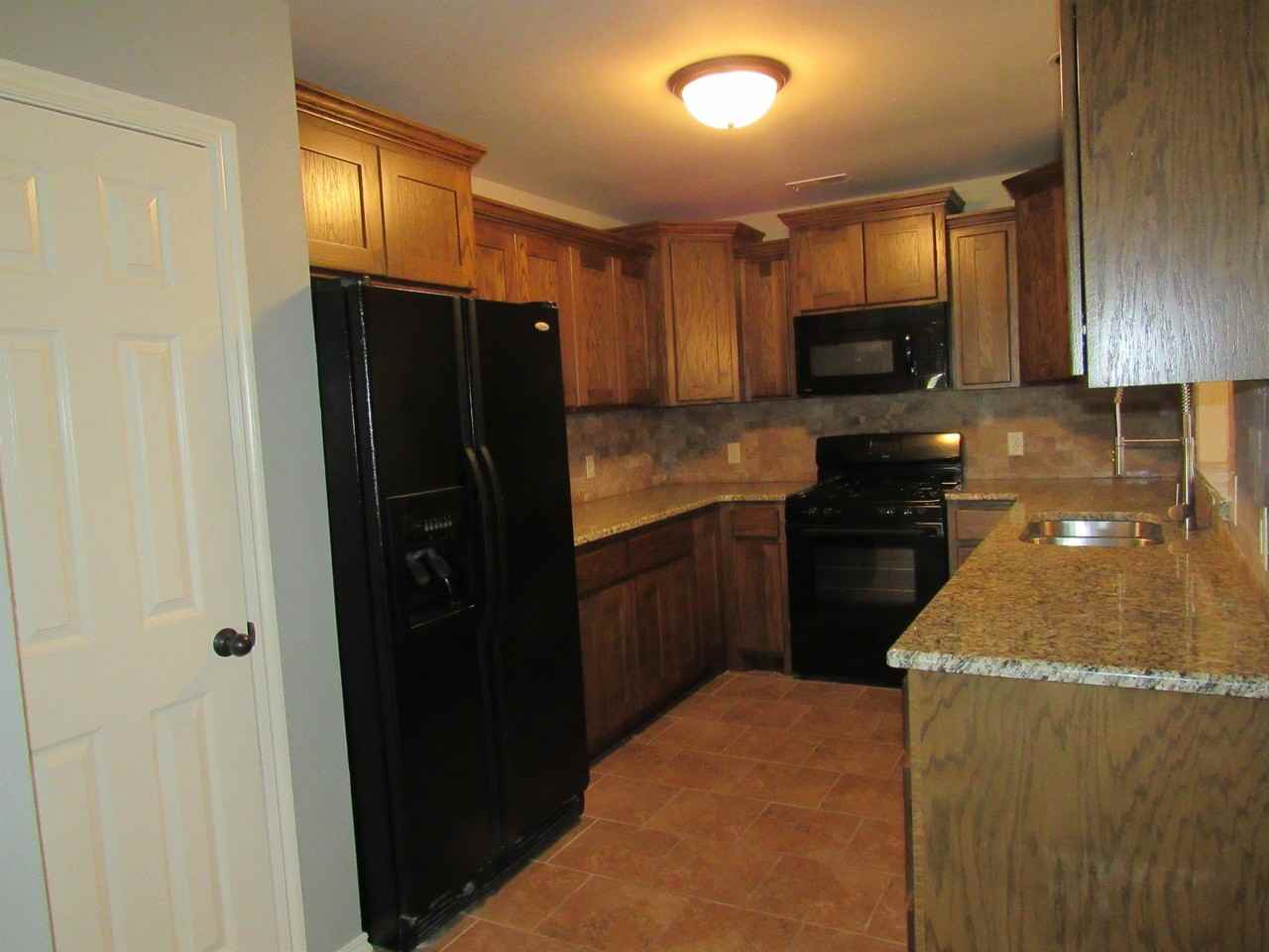 17516 Black Hawk Dr #15032184 - Photo 5 of 37