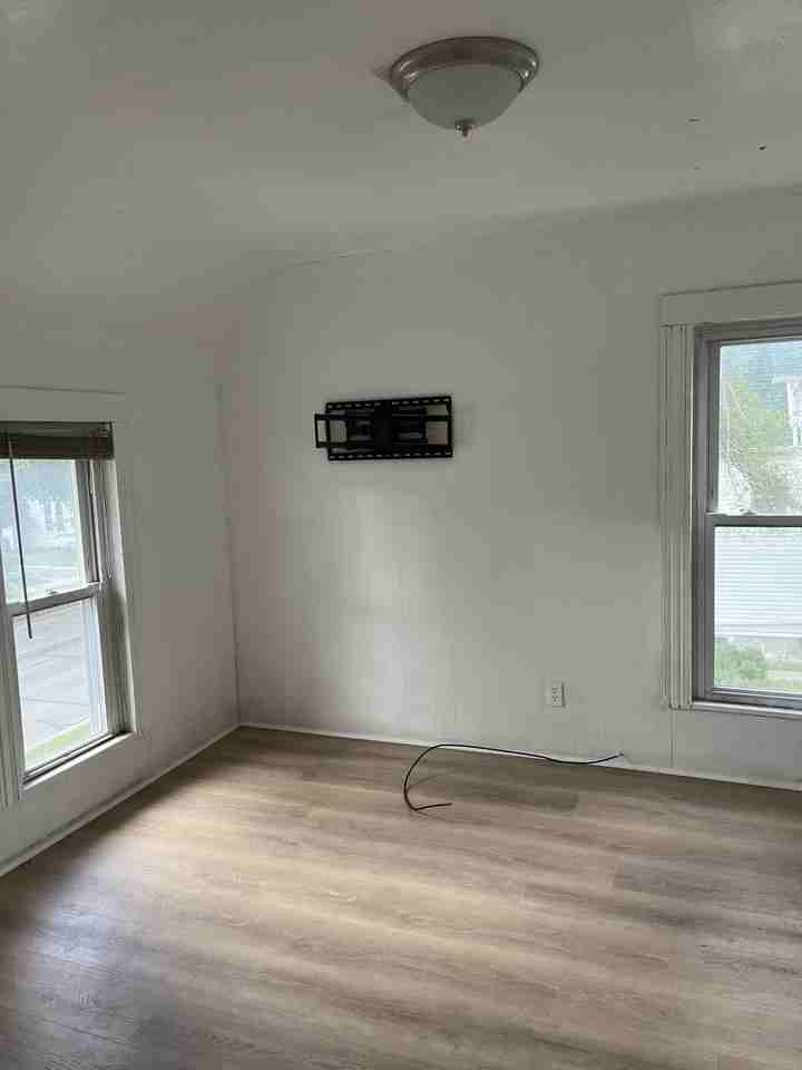 433 S Washington St #2 - Photo 6 of 8