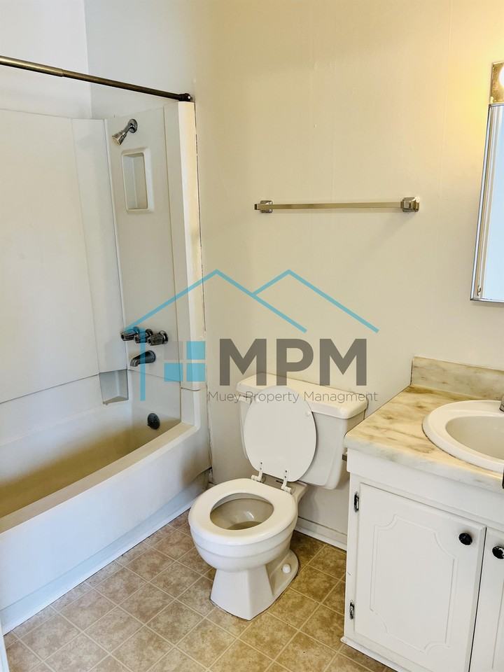 7 Briarwood Cir #1 - Photo 2 of 12