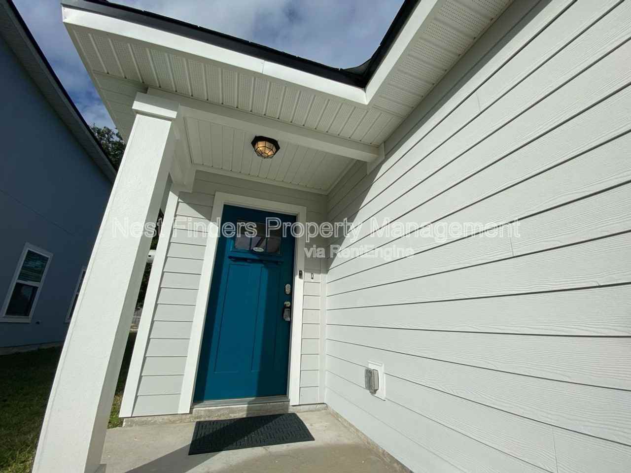 8427 Thor St - Photo 3 of 25