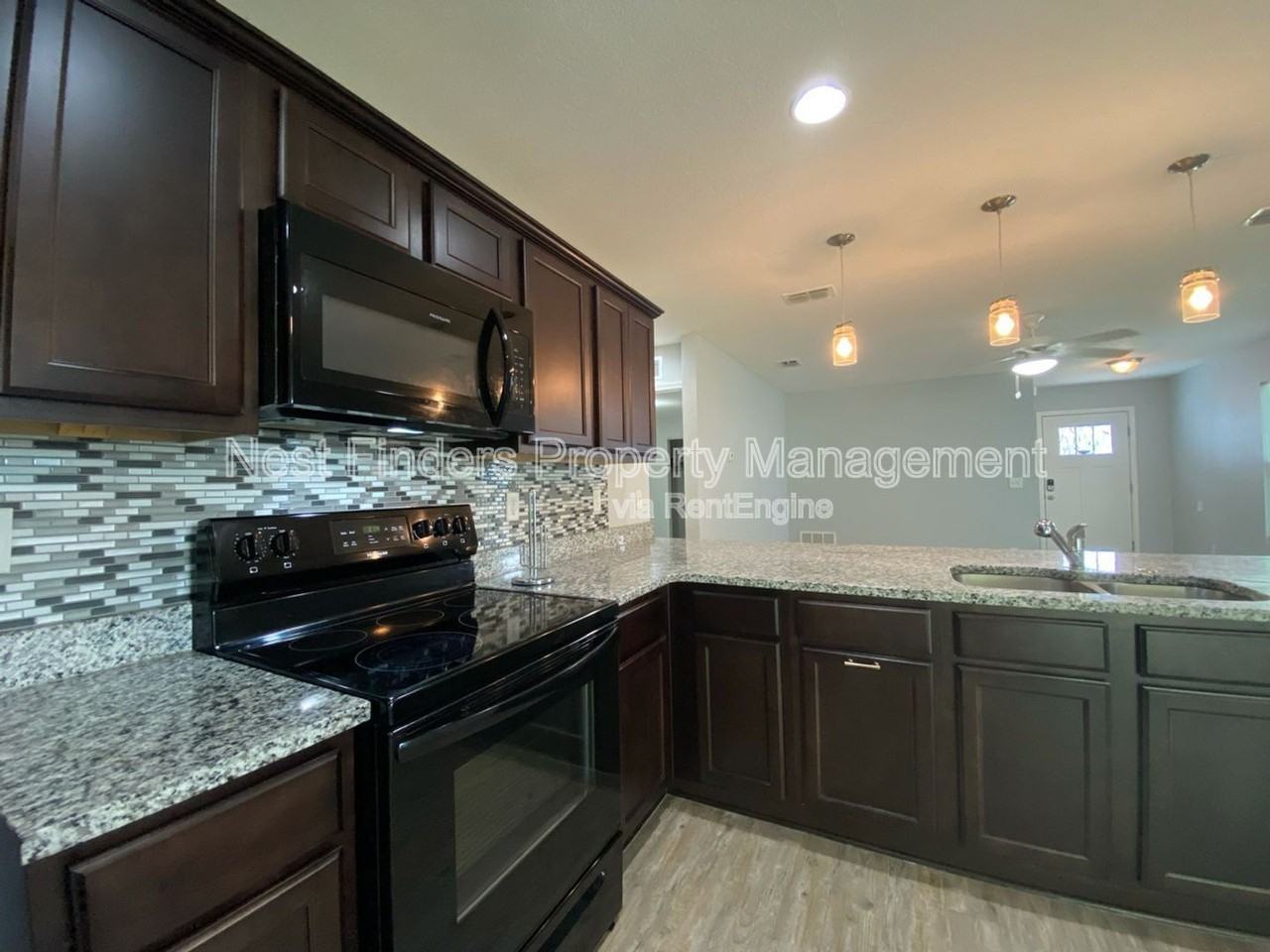 8427 Thor St - Photo 4 of 25