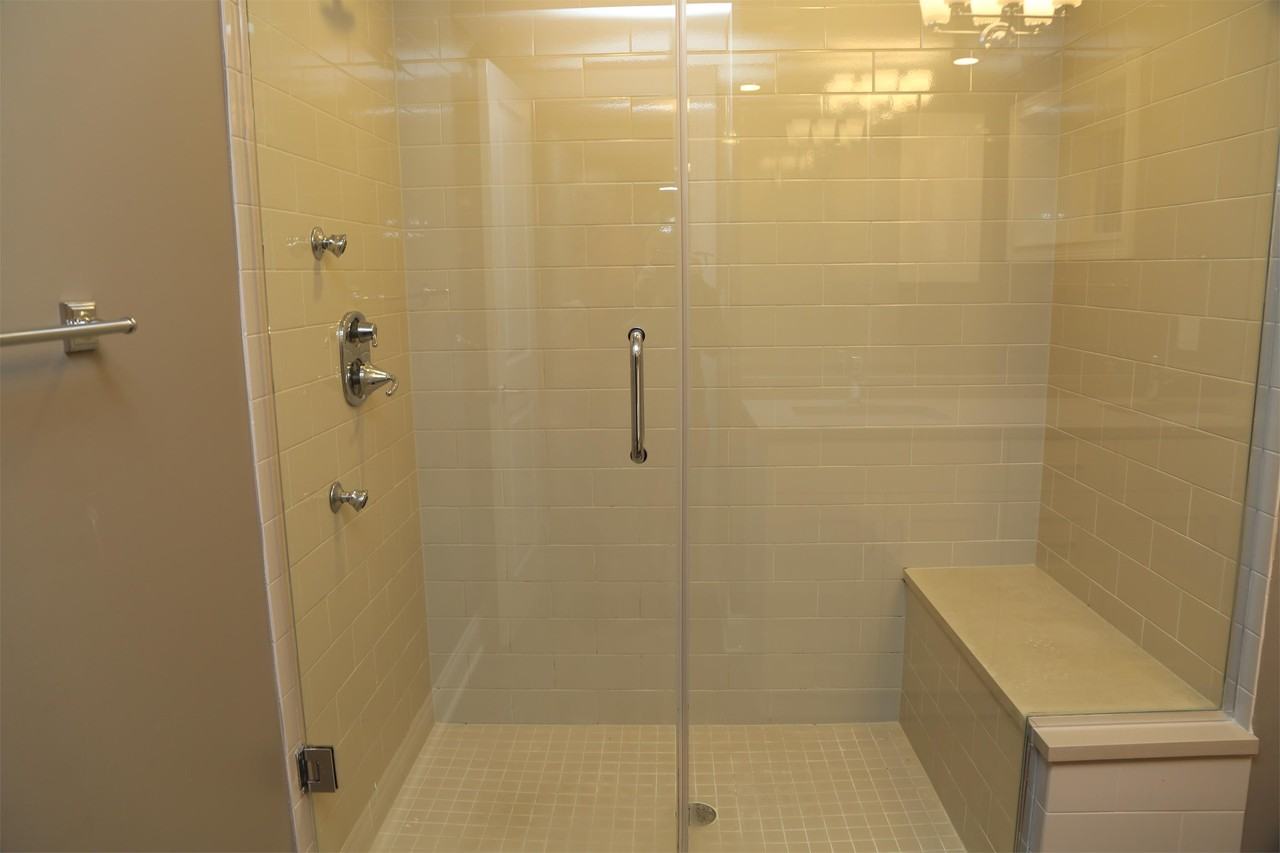 2305 W Waveland Ave - Photo 7 of 9