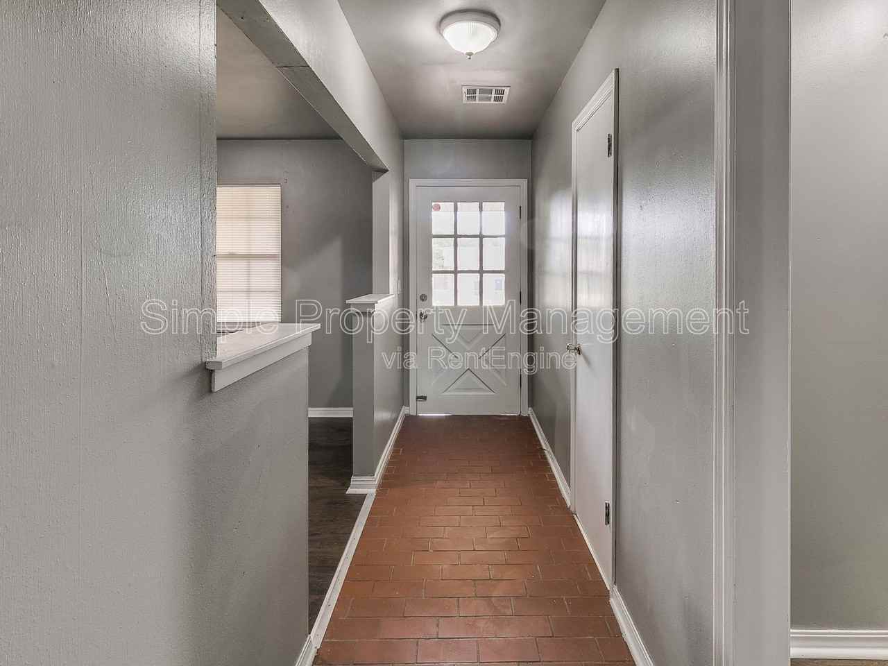 136 Burton Pl - Photo 2 of 29