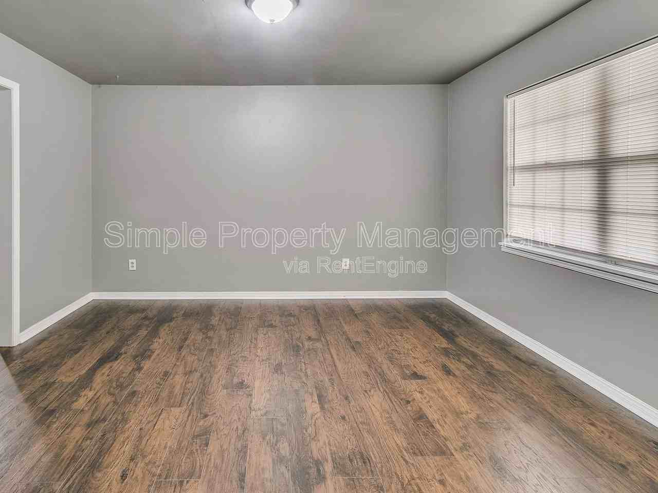 136 Burton Pl - Photo 5 of 29