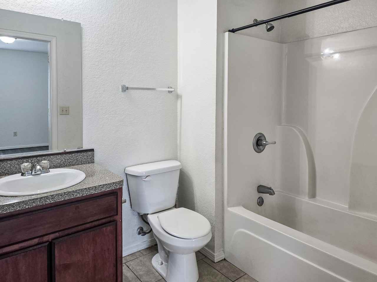 1117 Eastroad #473834 - Photo 3 of 11