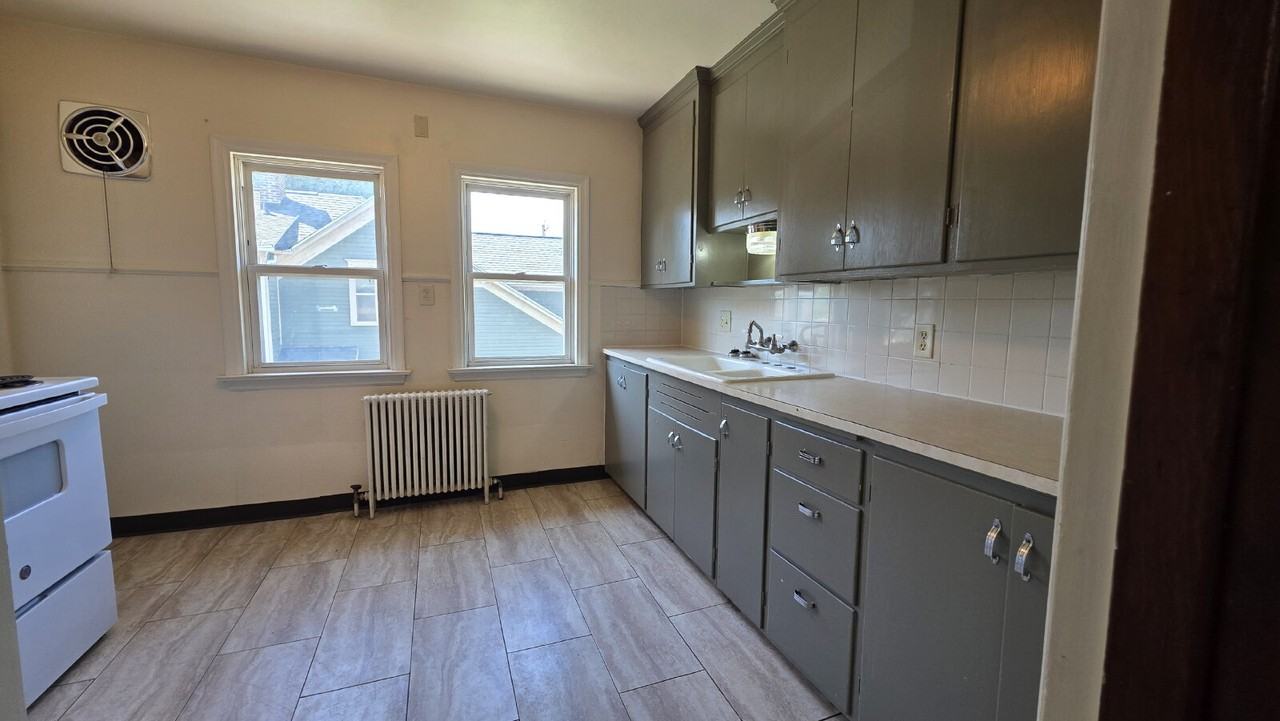 514 S Memorial Dr - Photo 3 of 17