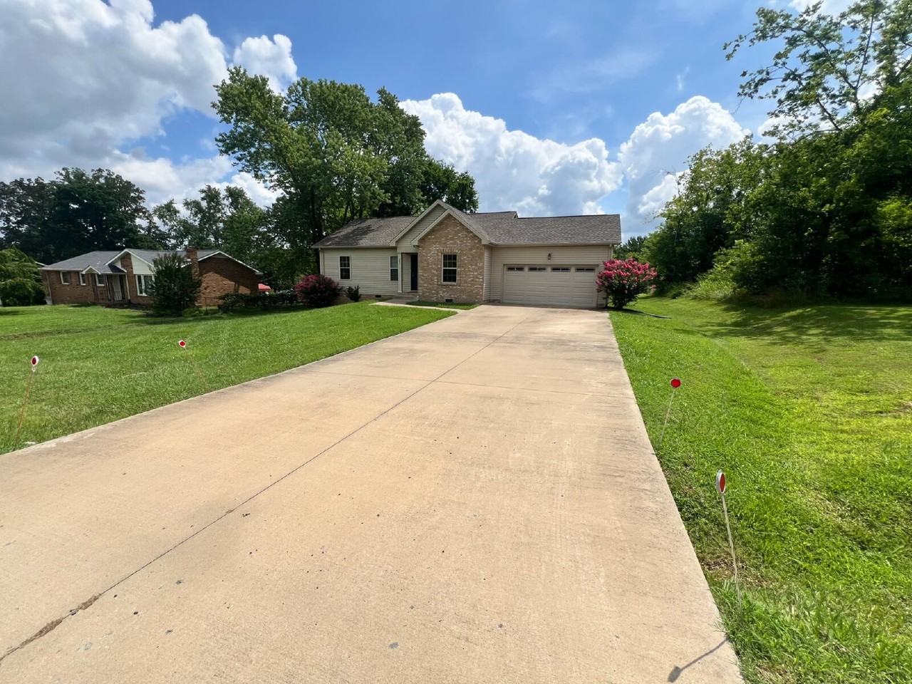 505 Paula Dr - Photo 4 of 21