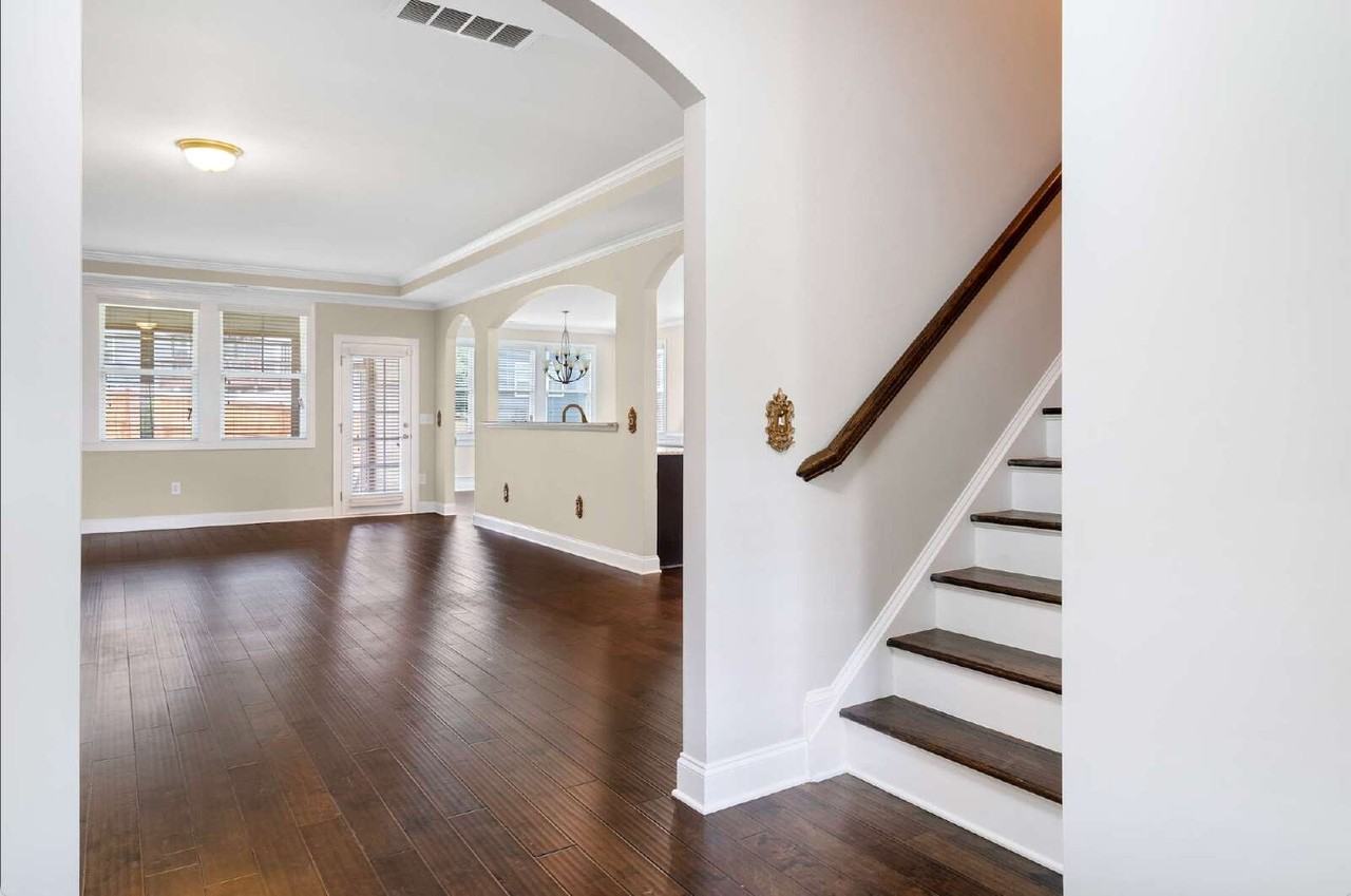213 Fawn Hollow Ct - Photo 4 of 33