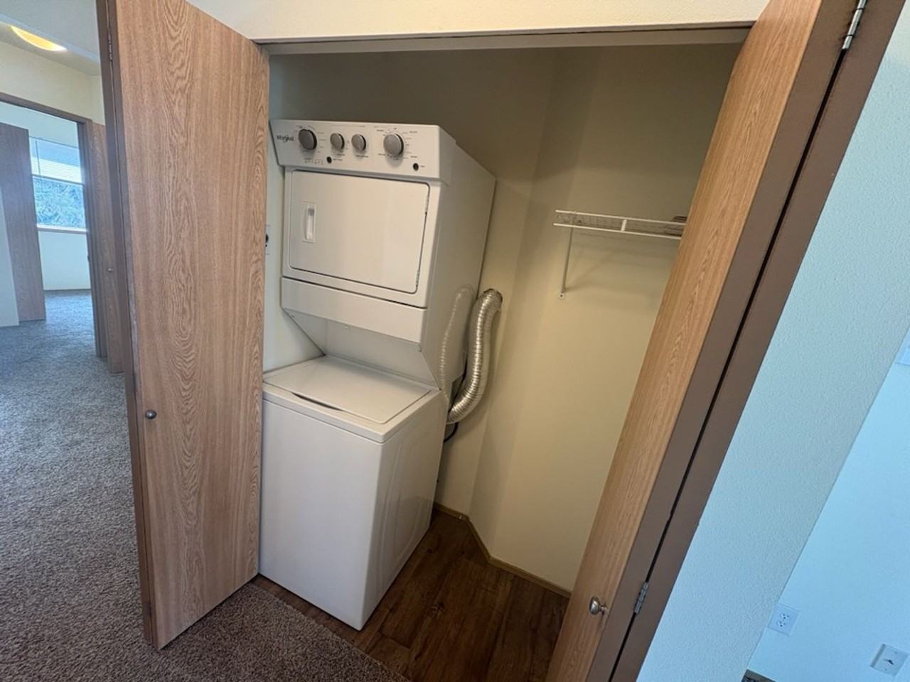 627 W Bakerview Rd - Photo 3 of 10