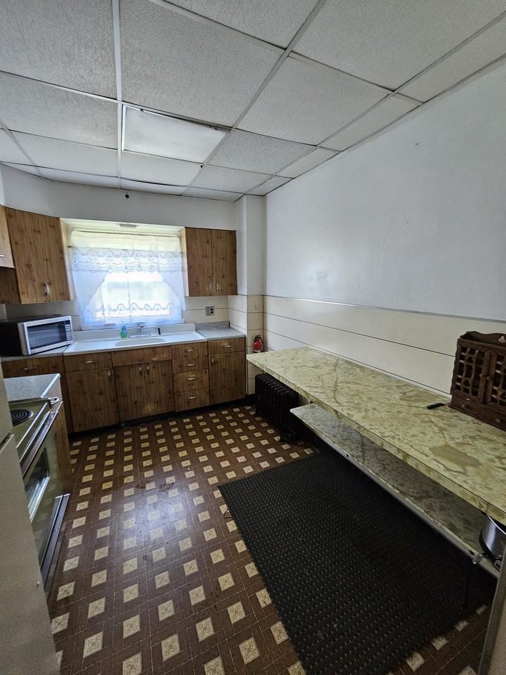 154 E Catawissa St - Photo 2 of 10