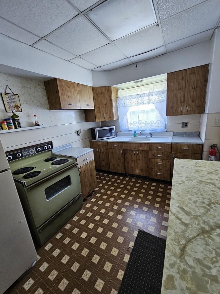 154 E Catawissa St - Photo 3 of 10