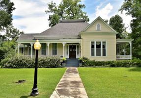 featured image of 321 West Barbour Street