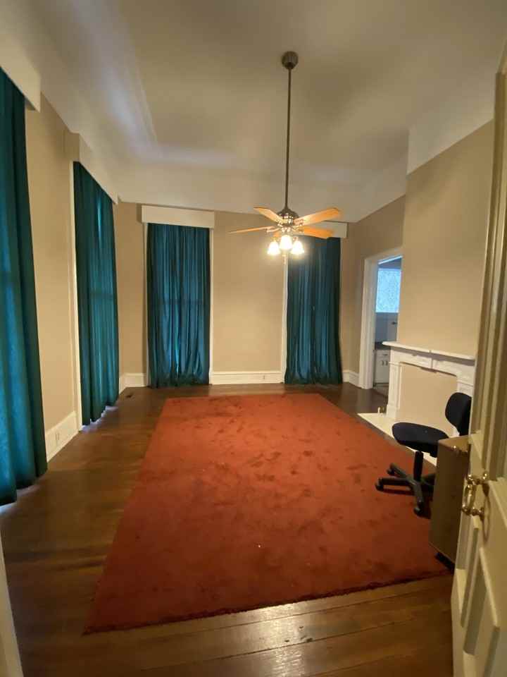 321 W Barbour St - Photo 2 of 15