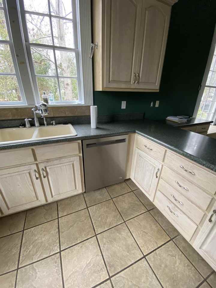 321 W Barbour St - Photo 2 of 15