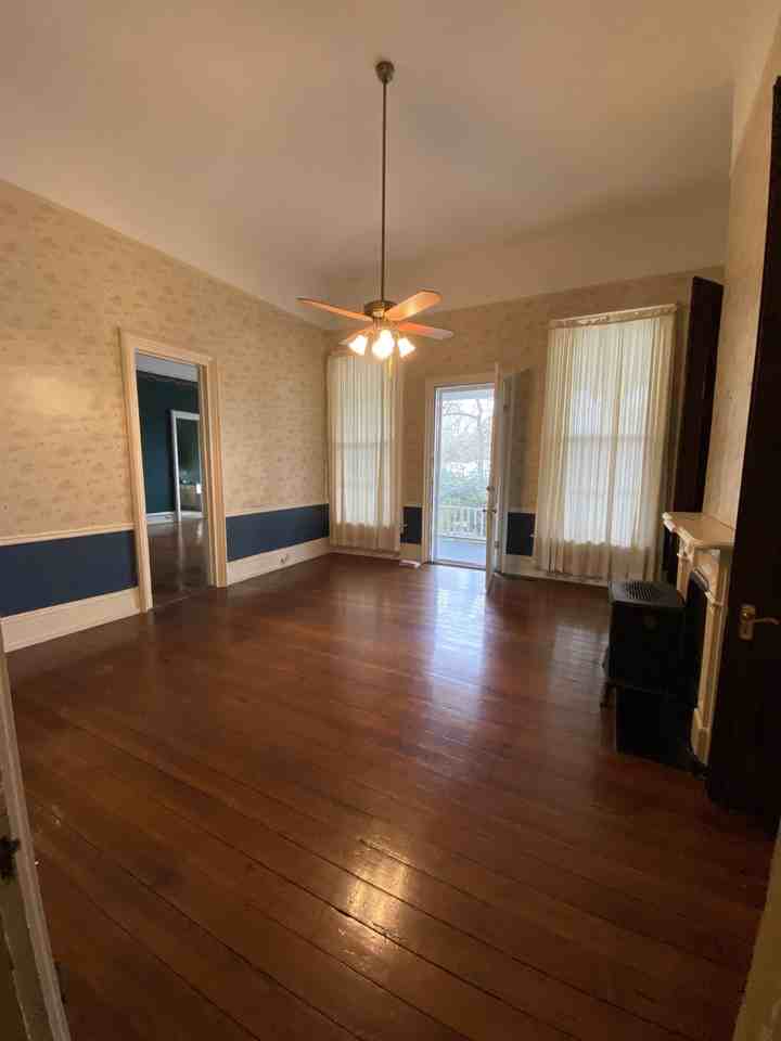 321 W Barbour St - Photo 5 of 15