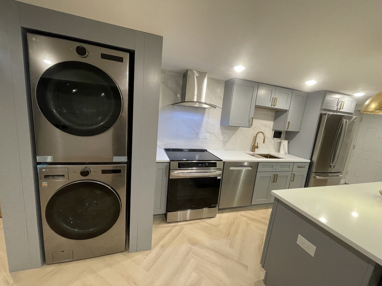 656 E 50th Pl - Photo 3 of 25