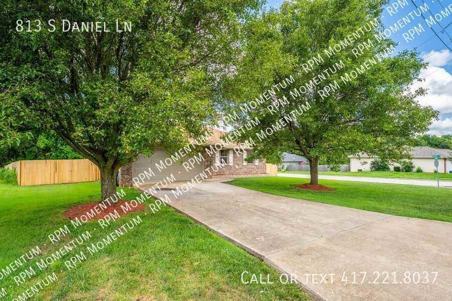 813 S Daniel Ln - Photo 2 of 30