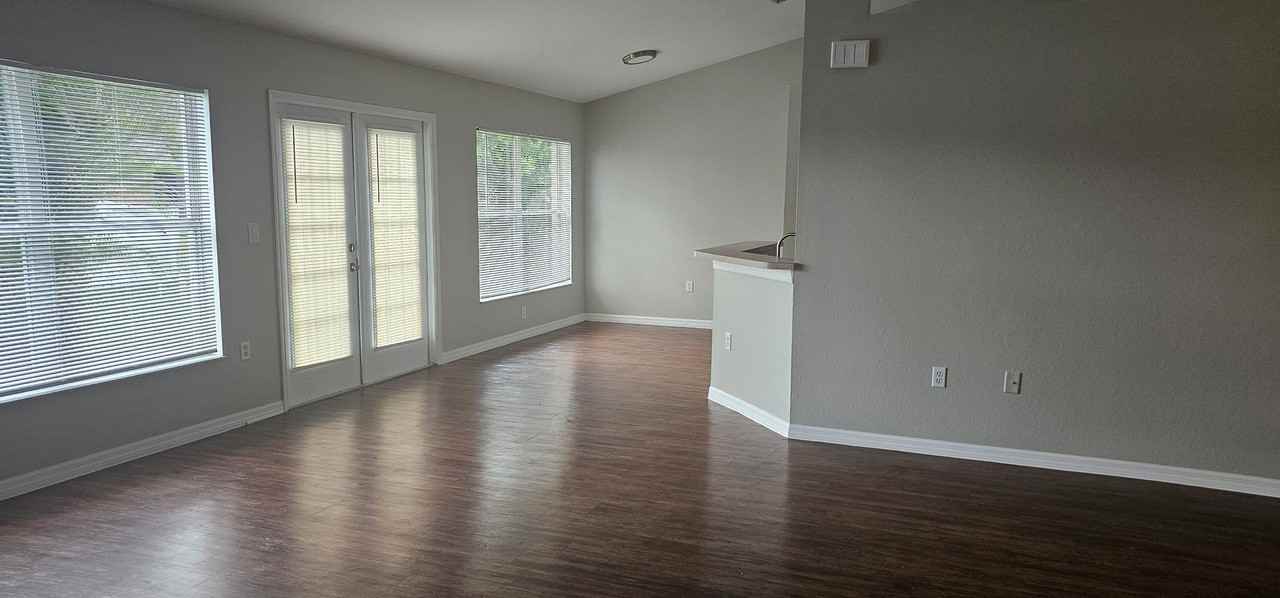 1530 Sw 19th Ave - Photo 4 of 22