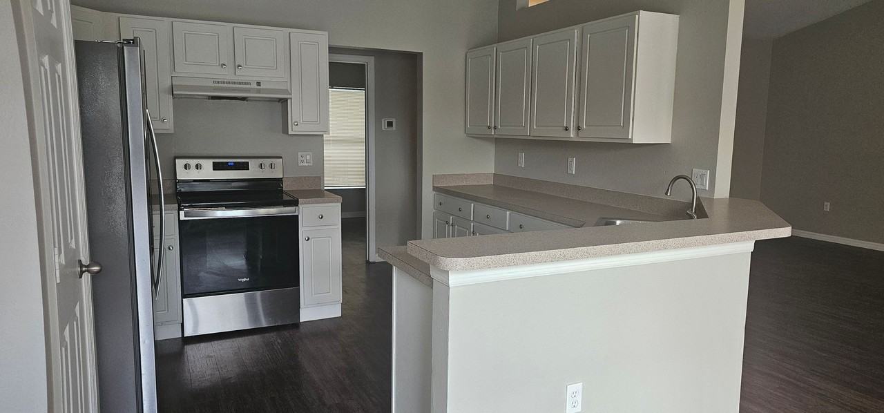 1530 Sw 19th Ave - Photo 7 of 22