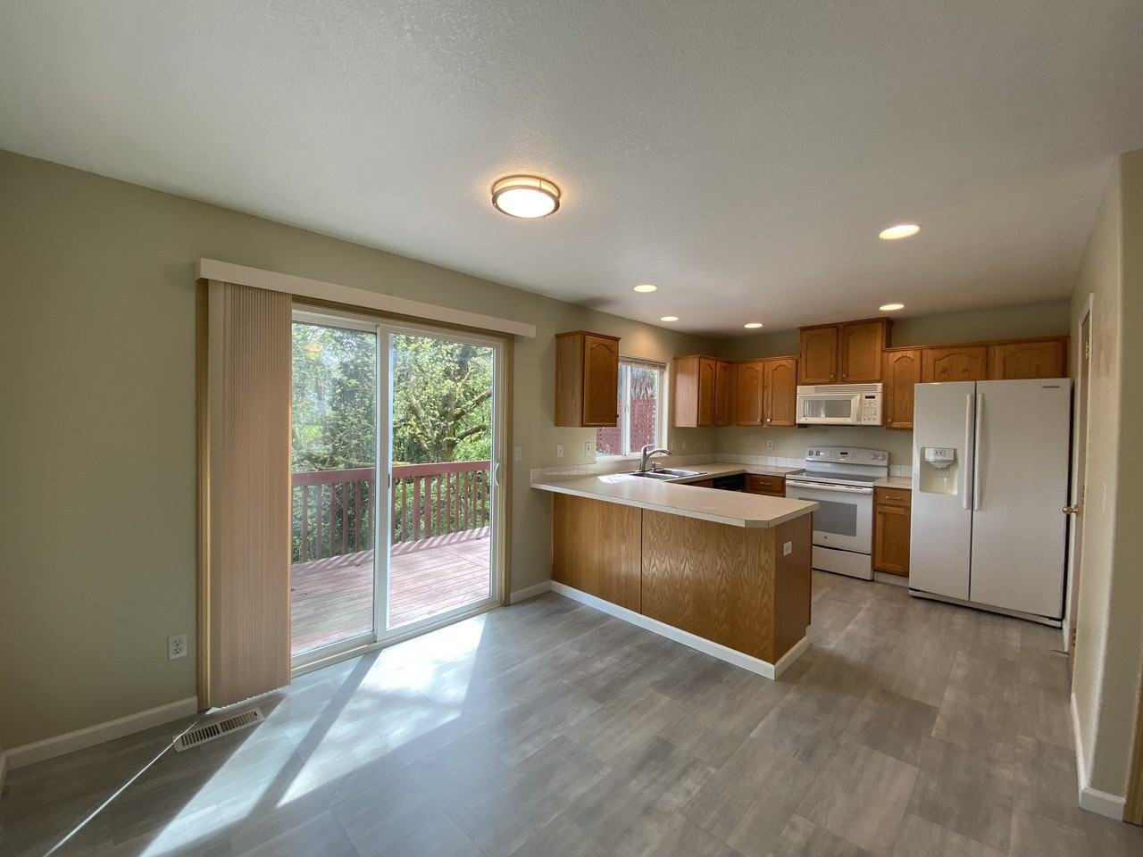 606 W Sheridan St #NA - Photo 2 of 21