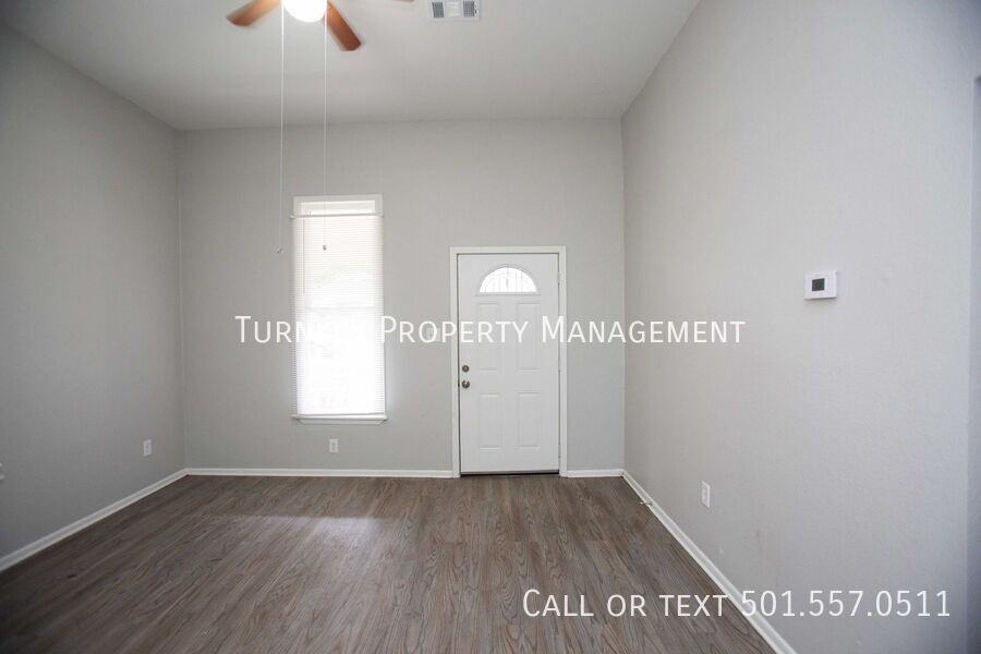 1622 Hanger St - Photo 2 of 8